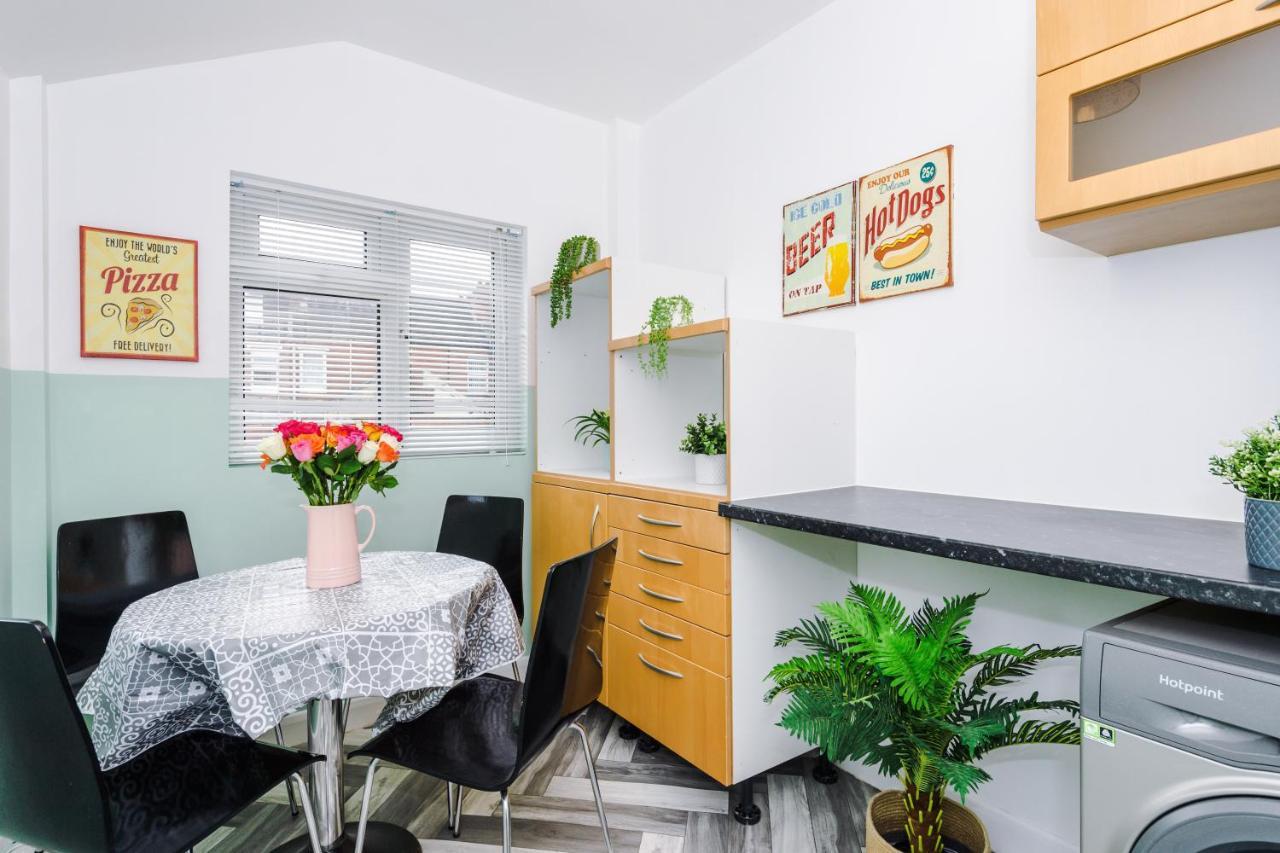 Harley House - Spacious Home With Free Netflix & Parking By Rocketbnb Coventry Exteriör bild
