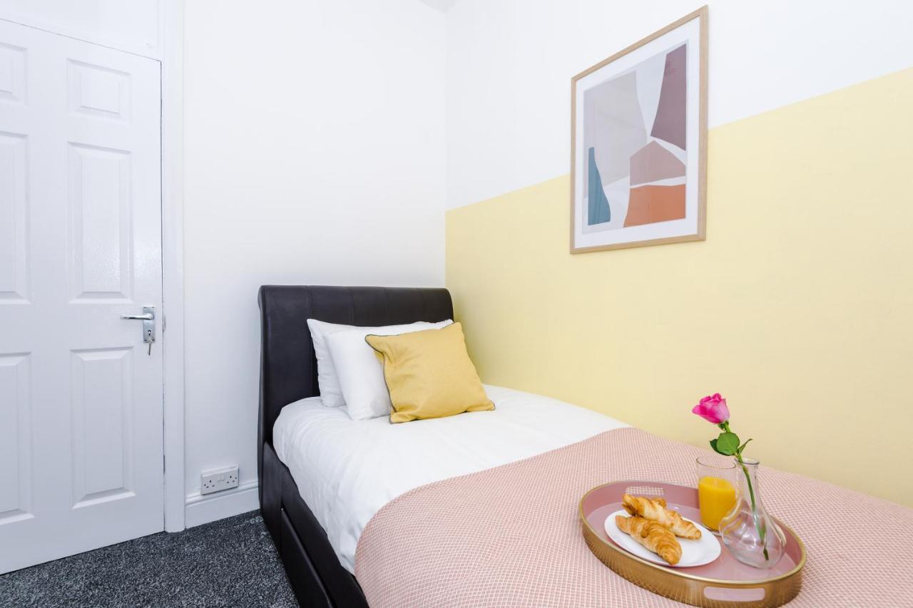 Harley House - Spacious Home With Free Netflix & Parking By Rocketbnb Coventry Exteriör bild