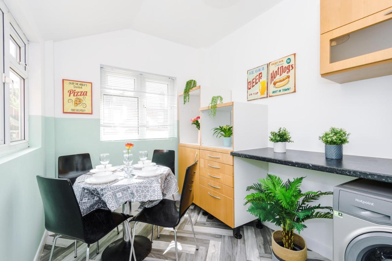 Harley House - Spacious Home With Free Netflix & Parking By Rocketbnb Coventry Exteriör bild