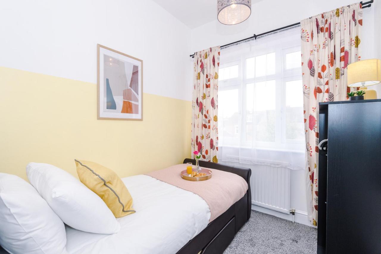 Harley House - Spacious Home With Free Netflix & Parking By Rocketbnb Coventry Exteriör bild