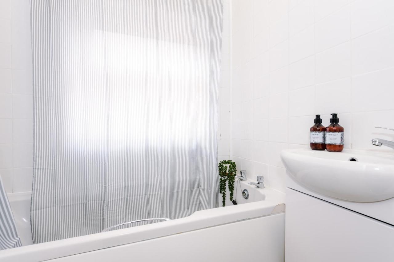 Harley House - Spacious Home With Free Netflix & Parking By Rocketbnb Coventry Exteriör bild